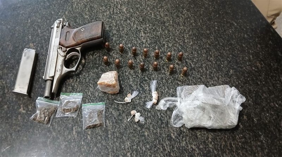 Polícia apreende arma e drogas com dois suspeitos em Cabedelo