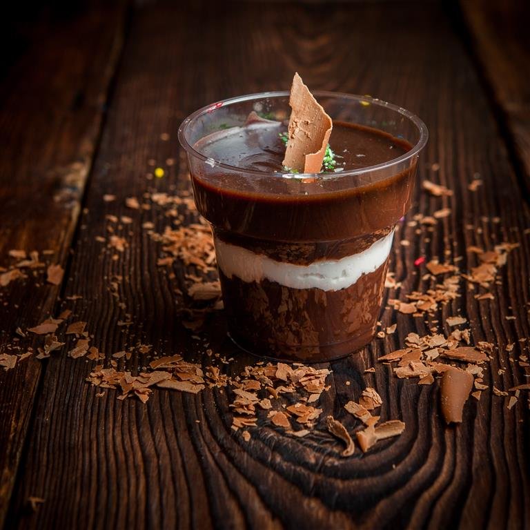 Aprenda a fazer pudim de chocolate sem gelatina, cremoso e fácil.