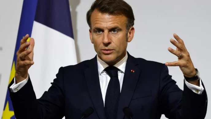 Logo após as declarações de Trump, o presidente da França, Emmanuel Macron, reagiu publicamente.