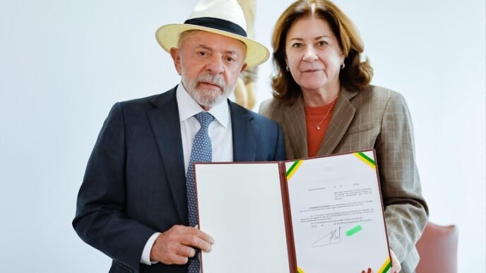 Lula libera R$ 305 milhões para ações emergenciais após chuvas na Paraíba e Pernambuco, que já afetam milhares de pessoas.